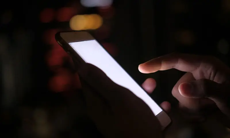 Imagen ilustrativa para: Cargar el celular por la noche: lo que sí debes cuidar de la batería