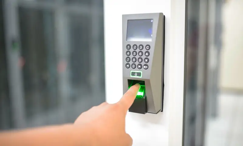 Imagen ilustrativa para: ¿Tu banco pide la huella? Revisa estos consejos antes de activarla