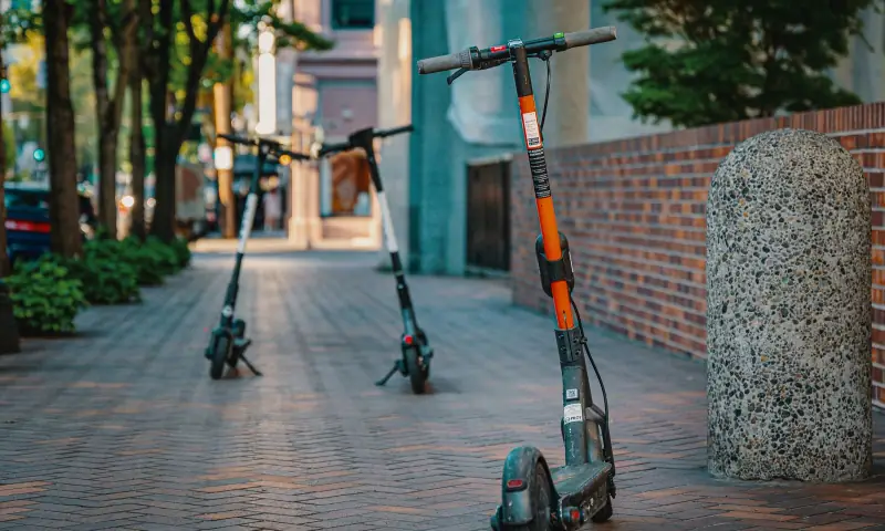 Imagen ilustrativa para: Scooters eléctricos: qué revisar en frenos, llantas y batería